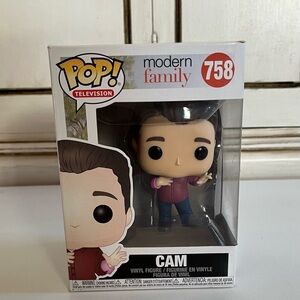 NIB: Funko Pop #758 Modern Family CAM-collectible, TV memorabilia-vinyl figure